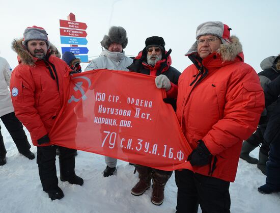 Opening the North Pole 2015 drifting station in the Arctic Ocean