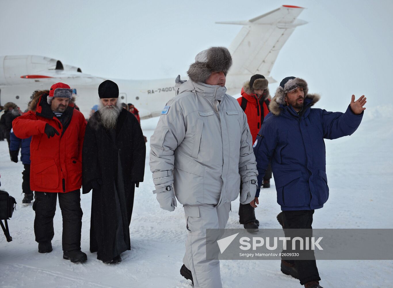Opening of North Pole 2015 drifting polar station in Arctic Ocean
