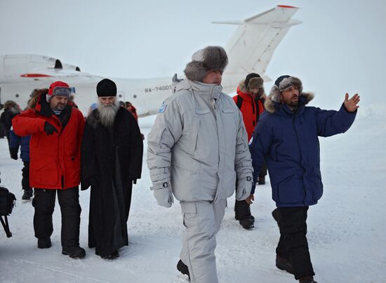 Opening of North Pole 2015 drifting polar station in Arctic Ocean