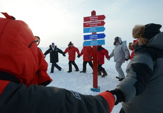 Opening of North Pole 2015 drifting polar station in Arctic Ocean