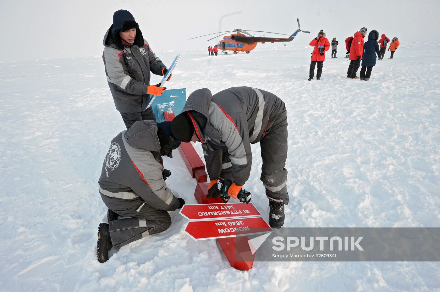 Opening of North Pole 2015 drifting polar station in Arctic Ocean