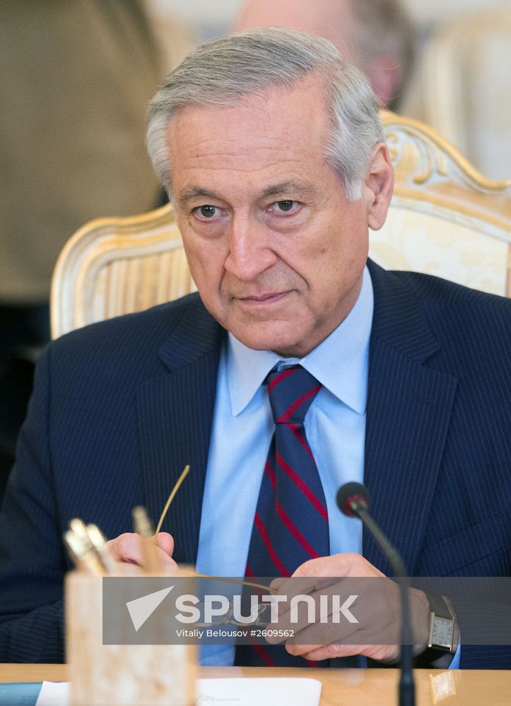 Russian Foreign Minister Sergei Lavrov meets with his Chilean counterpart Heraldo Munoz