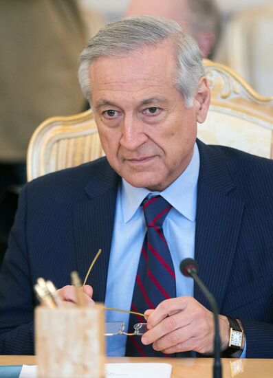 Russian Foreign Minister Sergei Lavrov meets with his Chilean counterpart Heraldo Munoz
