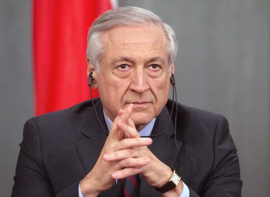 Russian Foreign Minister Sergei Lavrov meets with his Chilean counterpart Heraldo Munoz