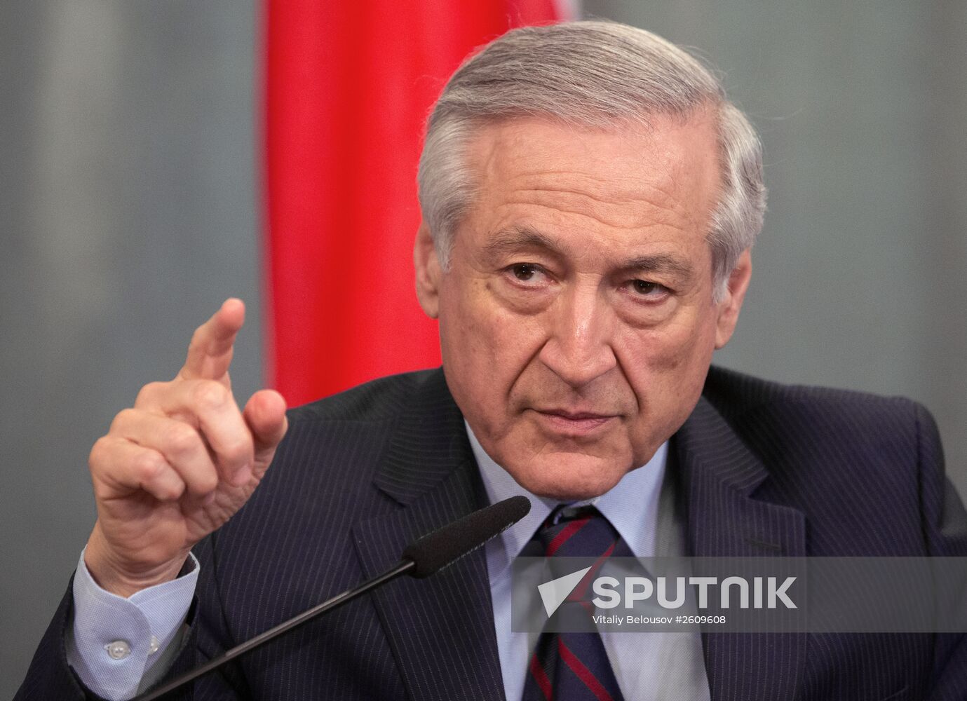 Russian Foreign Minister Sergei Lavrov meets with his Chilean counterpart Heraldo Munoz