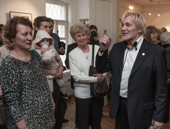 V.Vasiliev's exhibition "A Spark Of Deity in Every Phrase" opens in Moscow