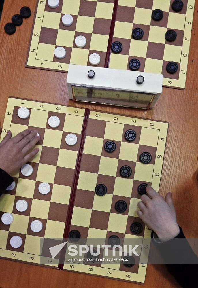 St. Petersburg hosts "Link between Generations" checkers tournament