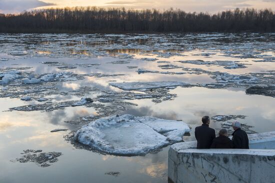 Ice drifts down the Irtysh River in Omsk