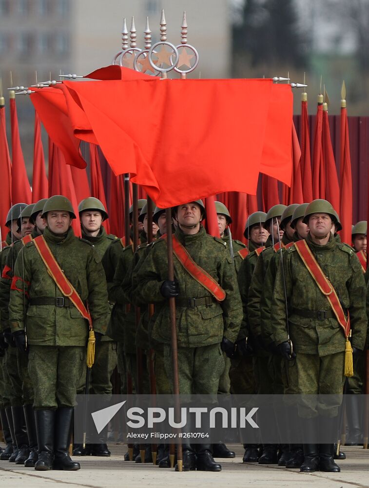 Joint training of foot and mechanized units for Victory Parade