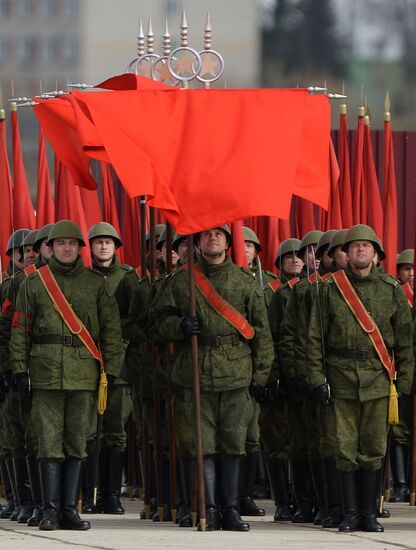 Joint training of foot and mechanized units for Victory Parade