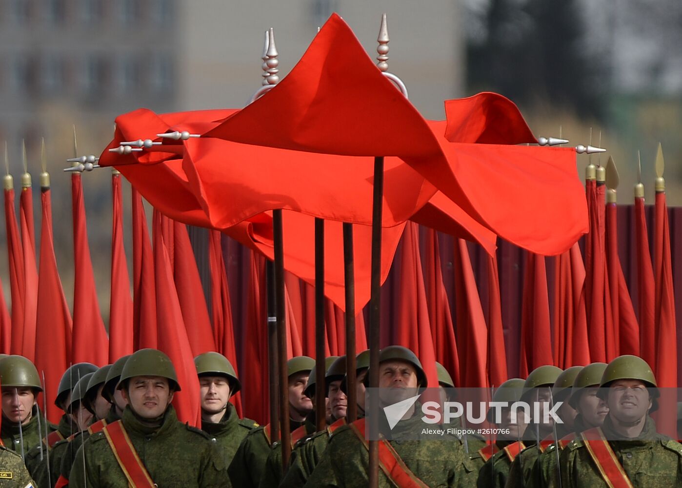 Joint training of foot and mechanized units for Victory Parade