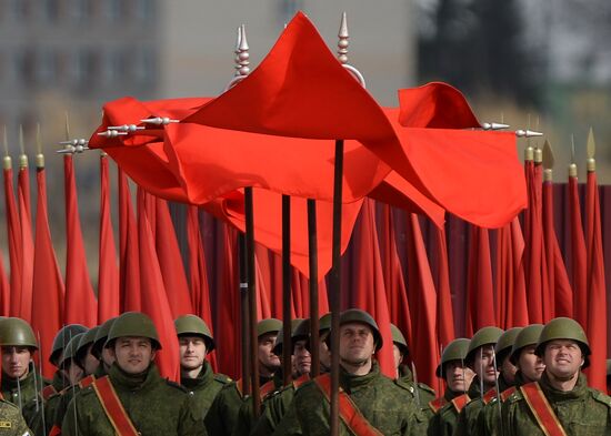 Joint training of foot and mechanized units for Victory Parade