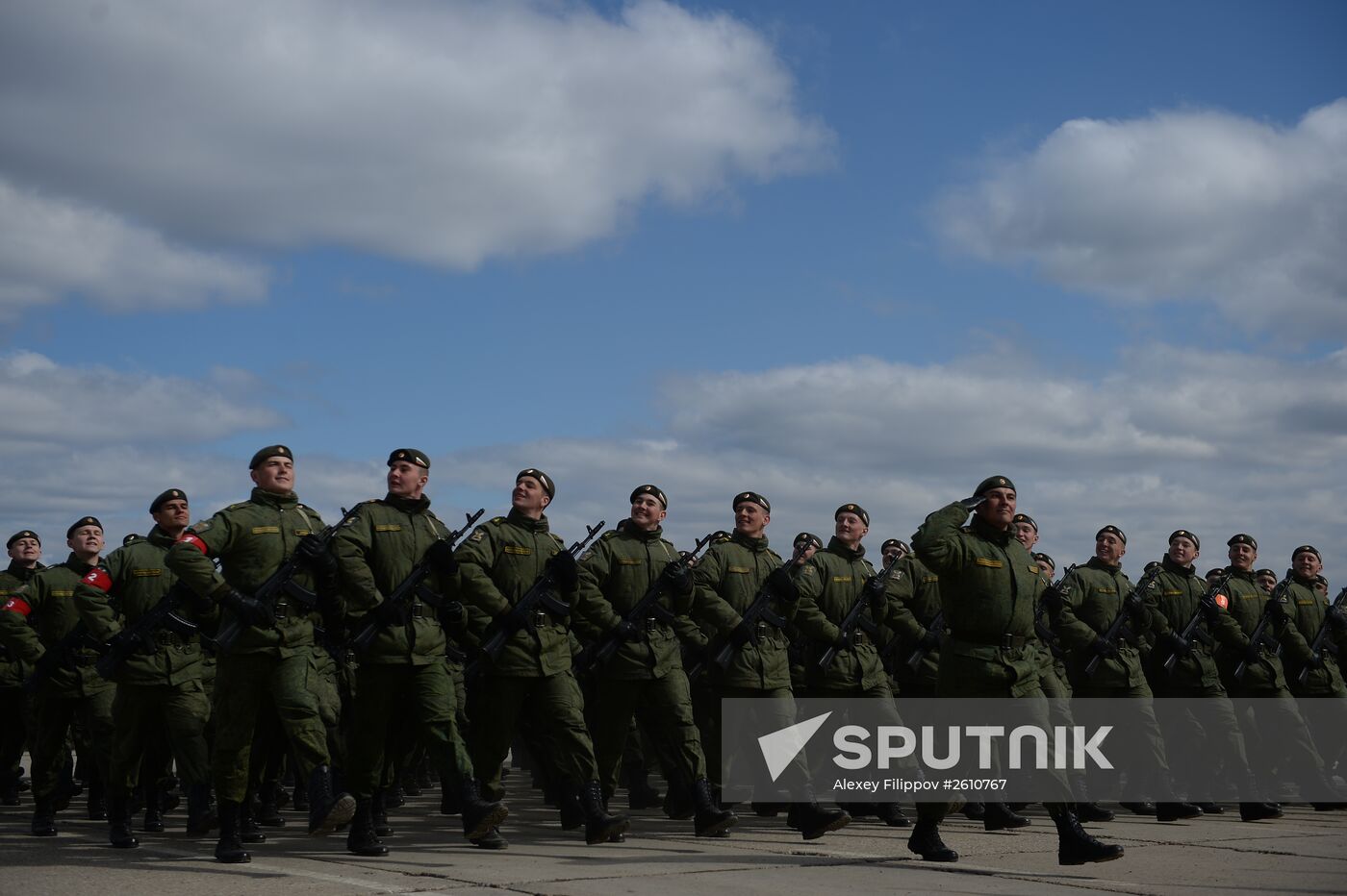 Joint training of foot and mechanized units for Victory Parade