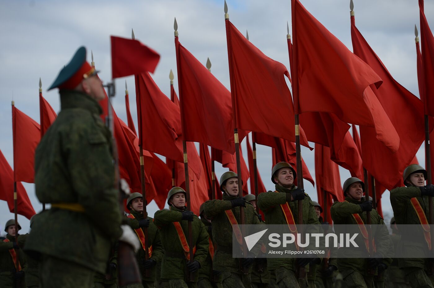 Joint training of foot and mechanized units for Victory Parade