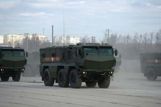 Joint training of soldier formations and mechanized units for Victory Parade