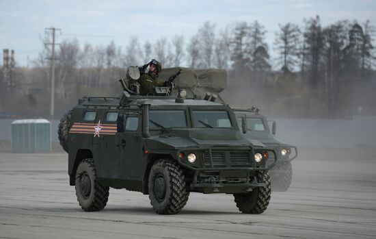 Joint training of soldier formations and mechanized units for Victory Parade
