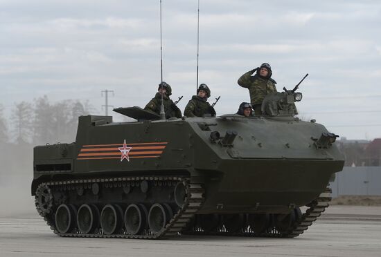 Joint training of soldier formations and mechanized units for Victory Parade