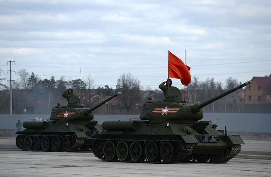 Joint training of soldier formations and mechanized units for Victory Parade