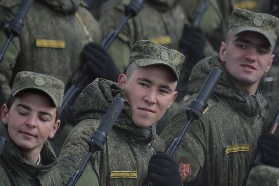 Joint training of foot and mechanized units for Victory Parade