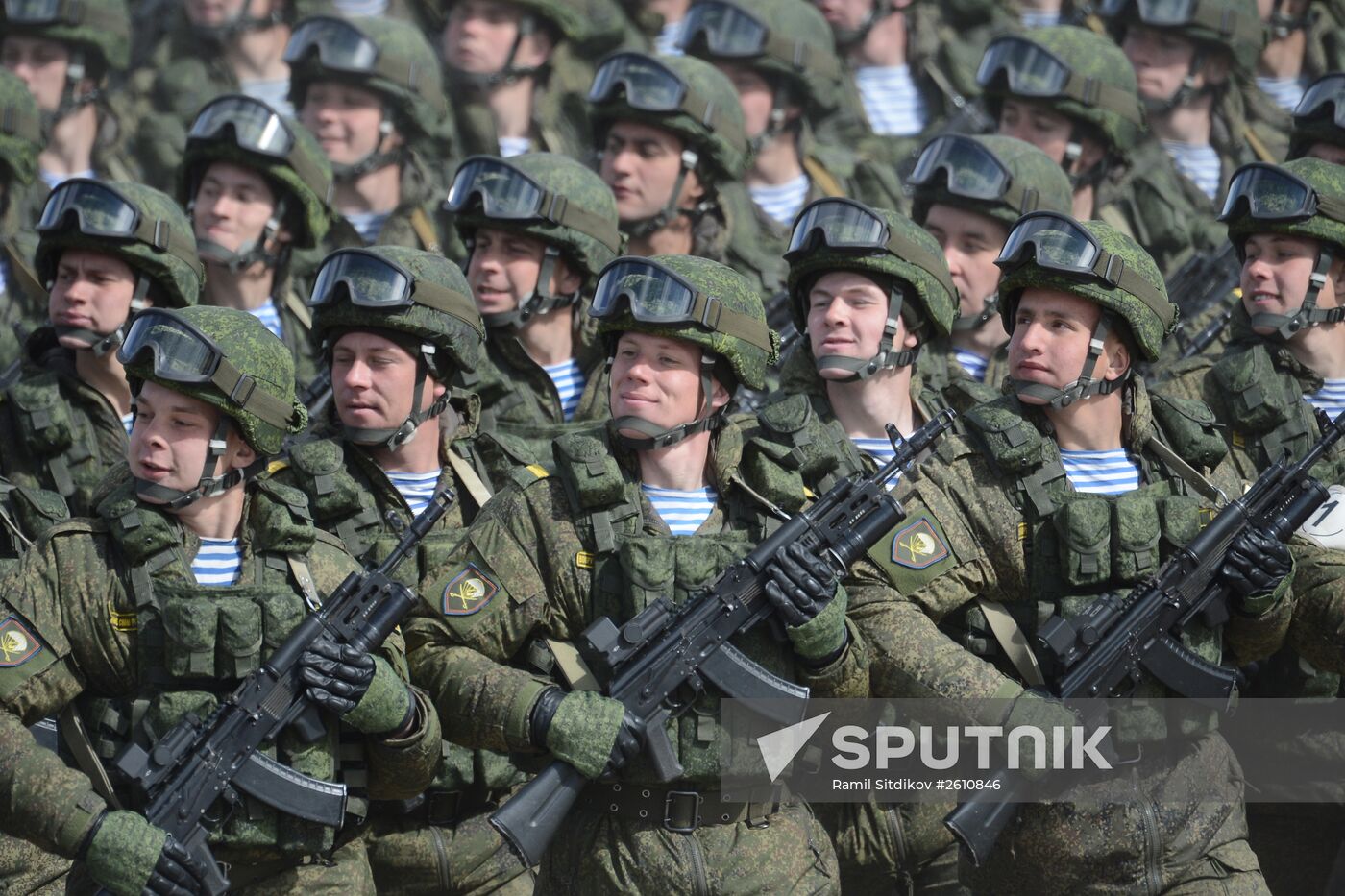 Joint training of foot and mechanized units for Victory Parade