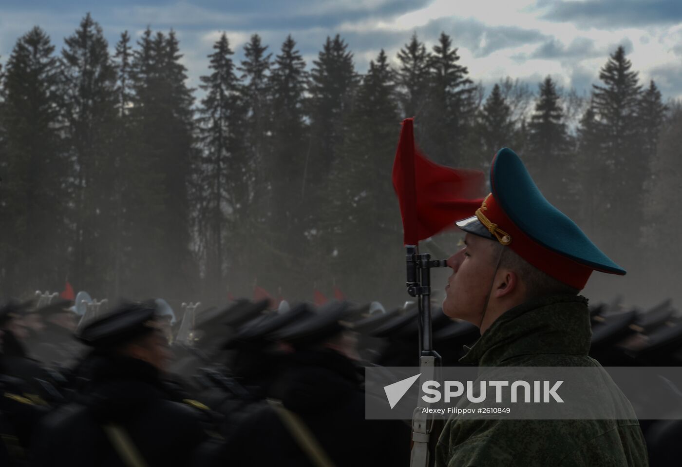 Joint training of foot and mechanized units for Victory Parade