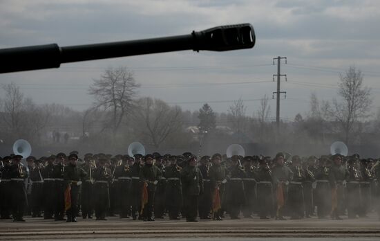 Joint training of soldier formations and mechanized units for Victory Parade