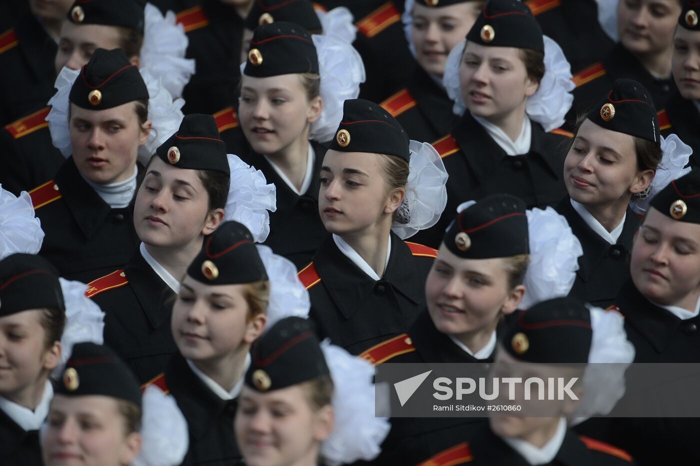 Joint training of foot and mechanized units for Victory Parade