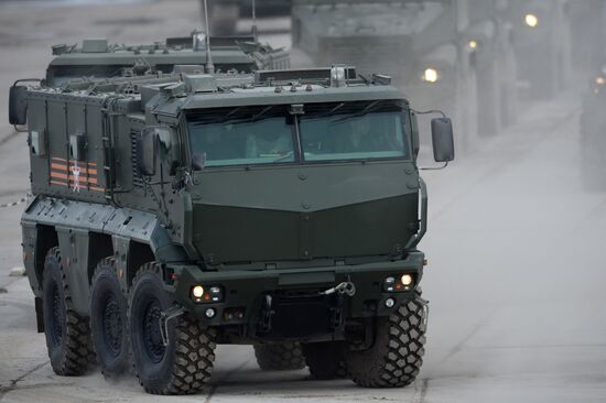 Joint training of soldier formations and mechanized units for Victory Parade
