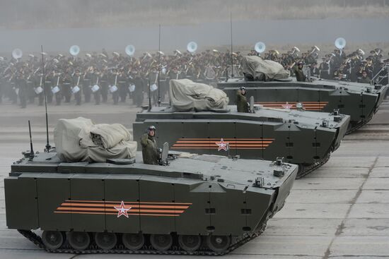 Joint training of soldier formations and mechanized units for Victory Parade