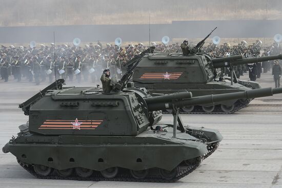 Joint training of soldier formations and mechanized units for Victory Parade