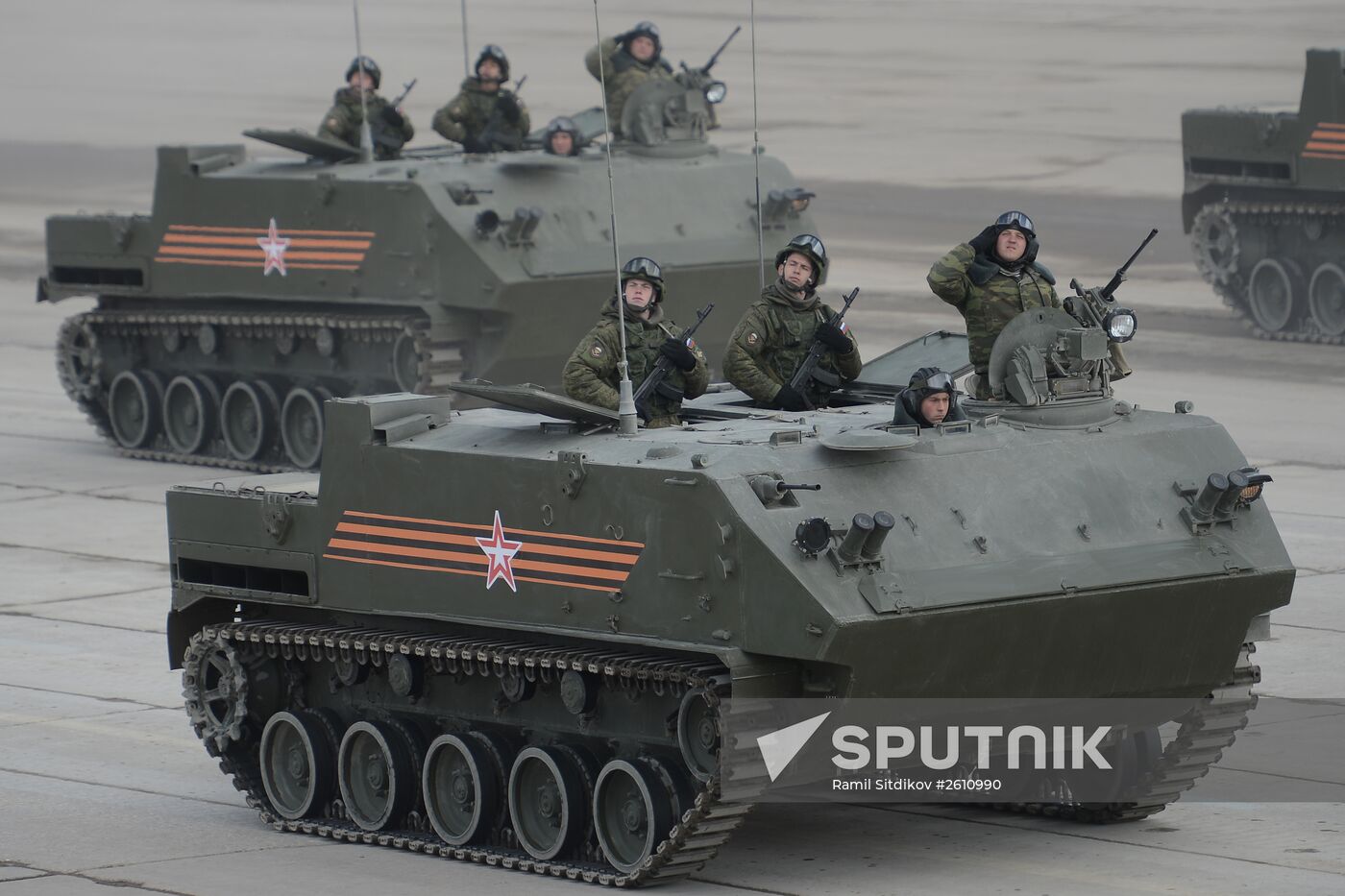 Joint training of soldier formations and mechanized units for Victory Parade