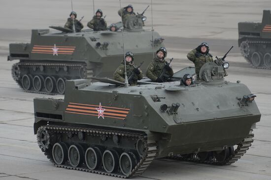 Joint training of soldier formations and mechanized units for Victory Parade