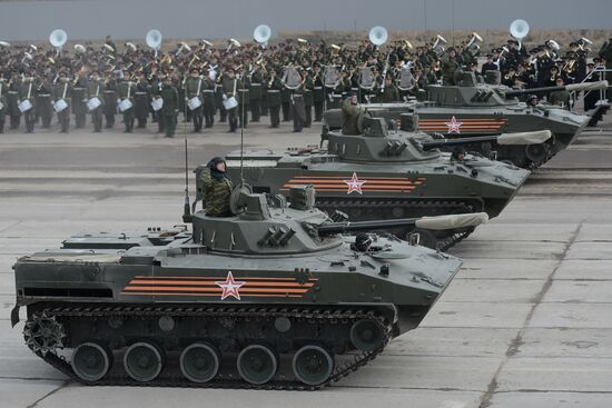 Joint training of soldier formations and mechanized units for Victory Parade