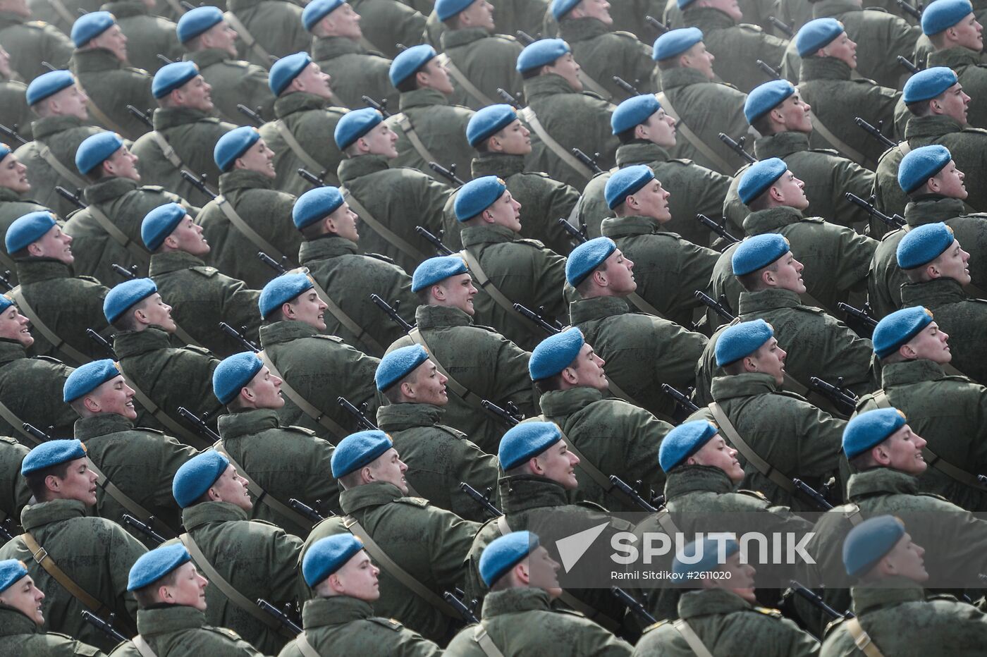 Joint training of foot and mechanized units for Victory Parade