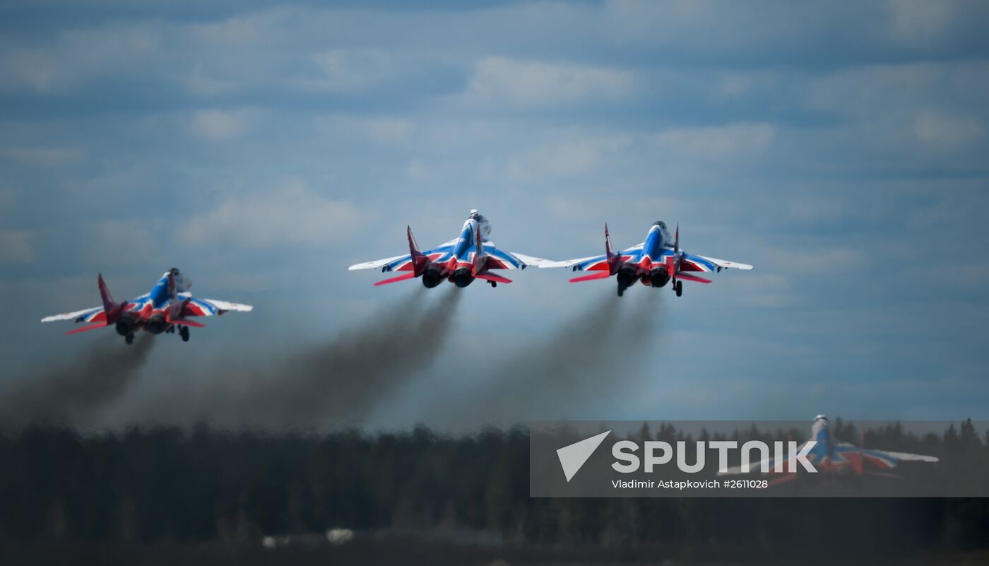 Preparations for air show as part of Victory Day Parade