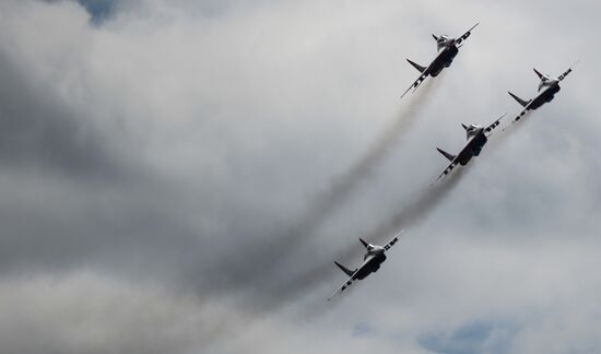 Preparations for air show as part of Victory Day Parade