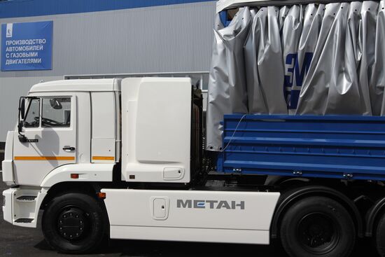 KAMAZ launches production of trucks running on natural gas