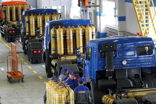 KAMAZ launches production of trucks running on natural gas