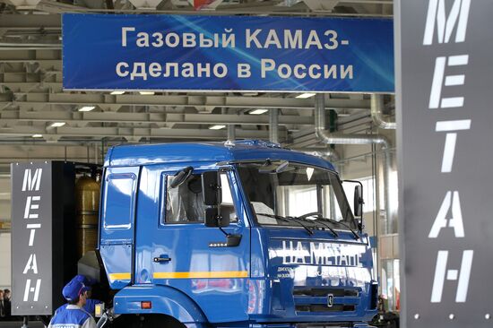 KAMAZ launches production of trucks running on natural gas