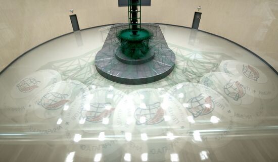 TsF-7 Centrifuge training by cosmonaut Oleg Kononenko and astronaut Yui Kimiya