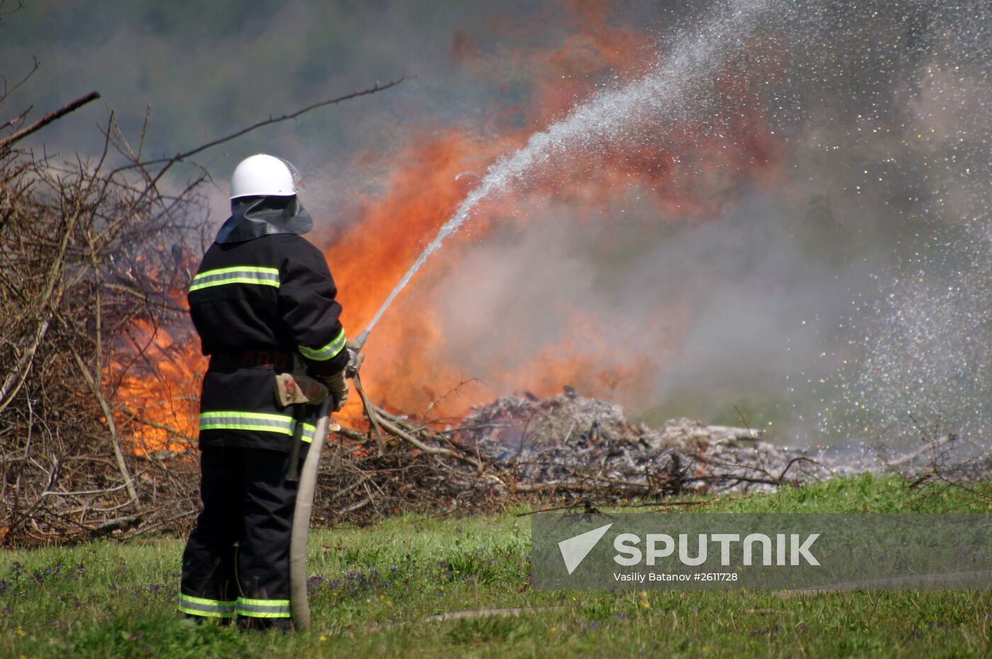 Forest fire extinguishing exercises near Sevastopol