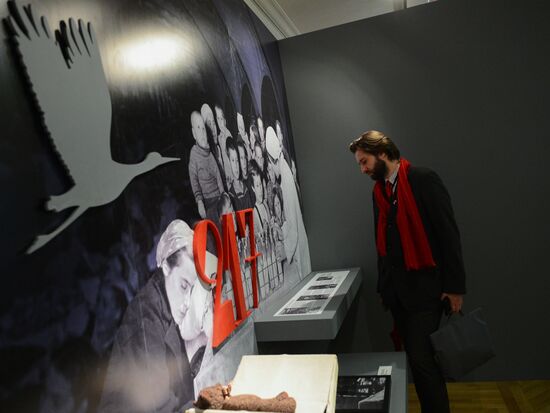 "The Art of the Victors" exhibition opens