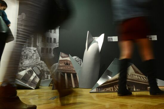 "The Art of the Victors" exhibition opens
