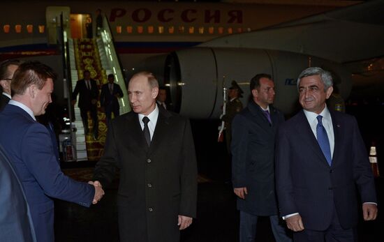 Vladimir Putin visits Armenia
