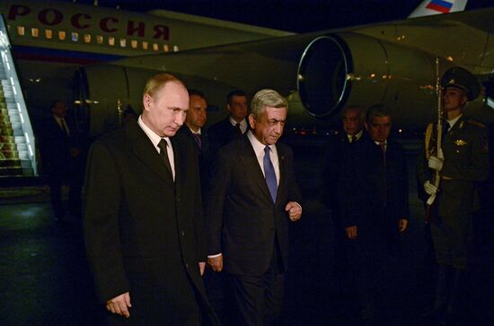 Vladimir Putin visits Armenia