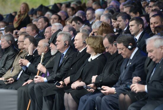 Vladimir Putin visits Armenia