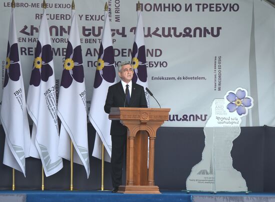 Vladimir Putin visits Armenia