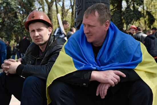 Miners' protests go on in Kiev