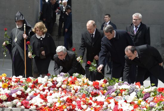 Vladimir Putin visits Armenia