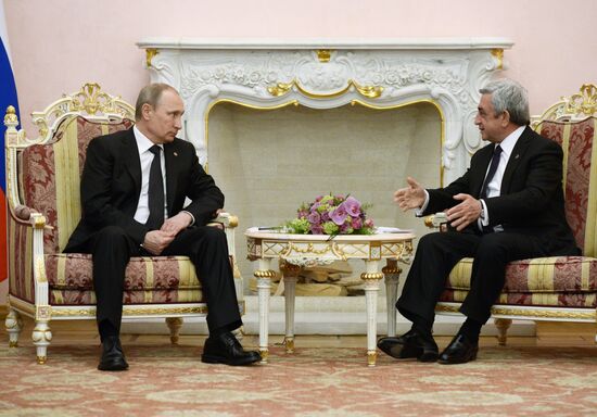 Vladimir Putin visits Armenia